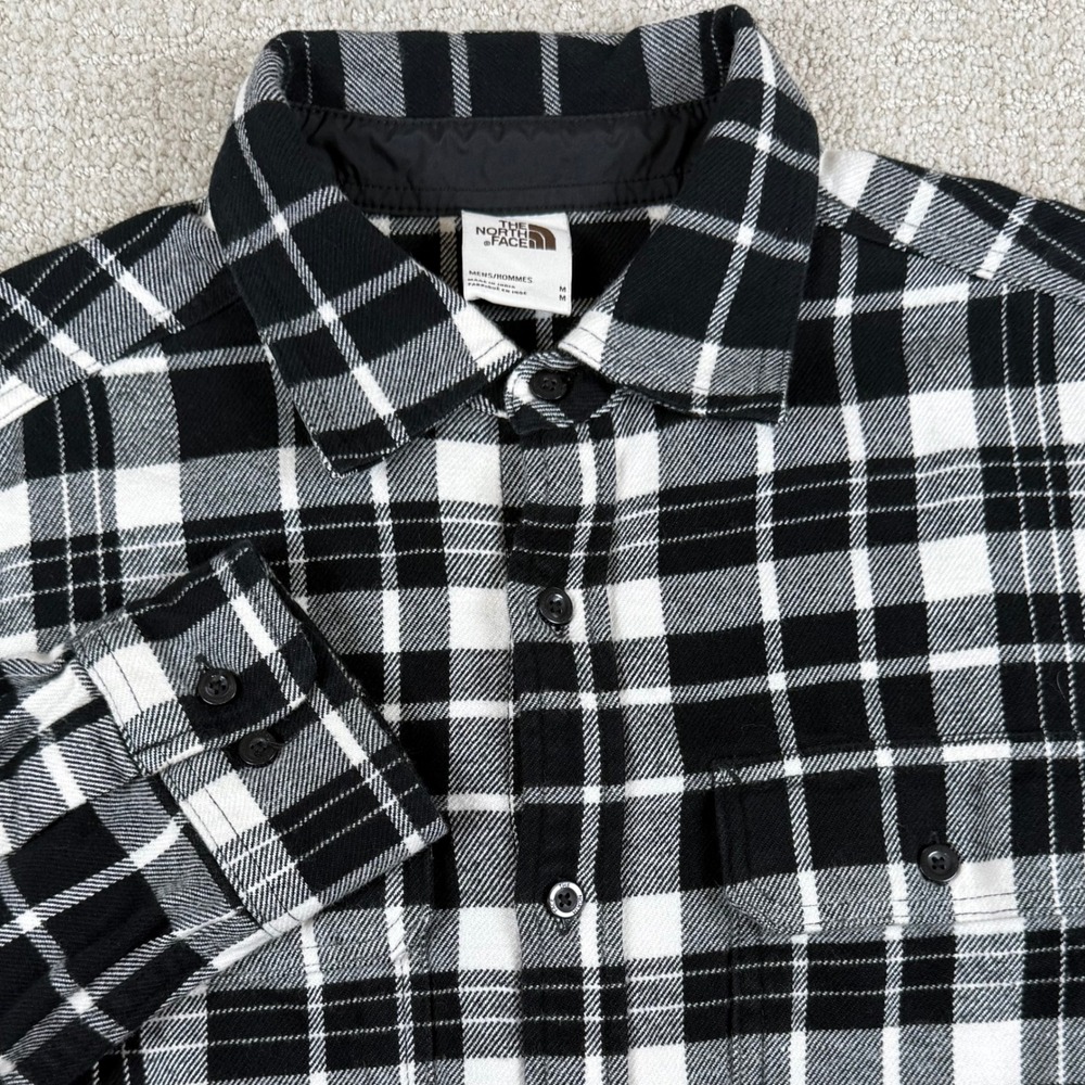 The North Face Mens Medium Black White Plaid Flannel Button Up Shirt NF0A7RCI